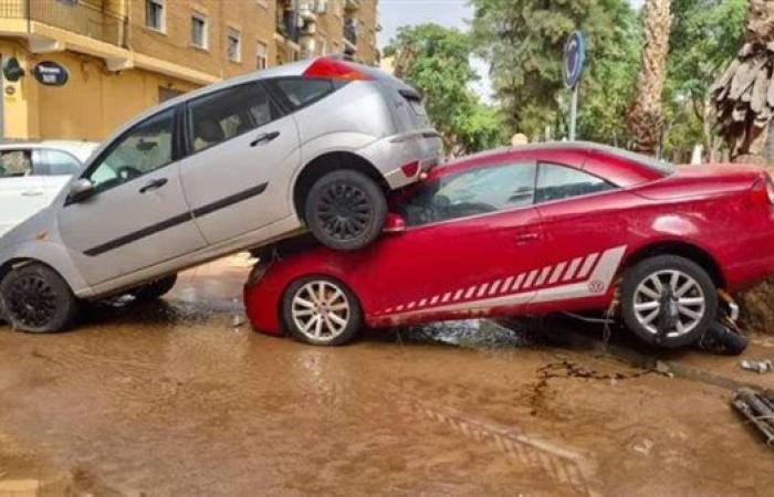 رئيس وزراء إسبانيا: إرسال 10 آلاف جندي وشرطي إضافيين للمناطق المنكوبة بالفيضانات