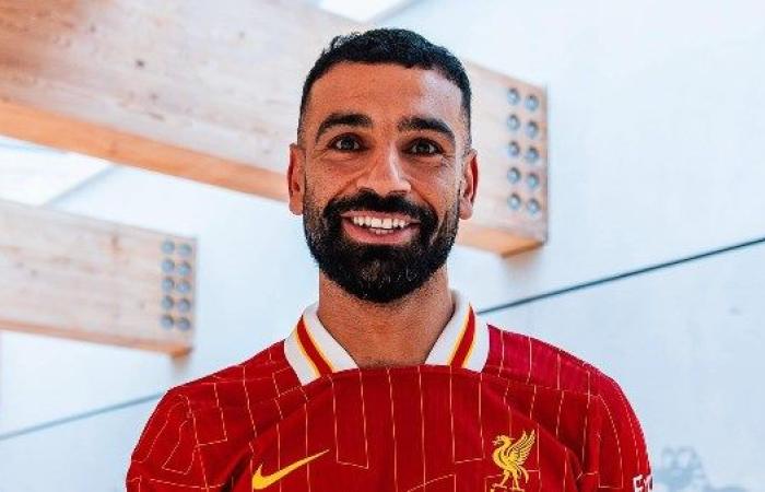 محمد صلاح يتوج بجائزة لاعب الشهر في ليفربول