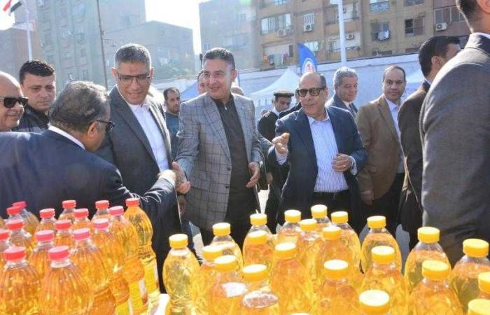 وزير التموين  يفتتح “سوق اليوم الواحد” في إمبابة