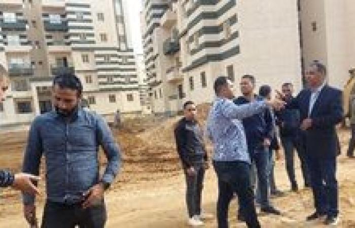 وزير الإسكان يتابع موقف تنفيذ وحدات " سكن لكل المصريين" بعددٍ من المدن الجديدة