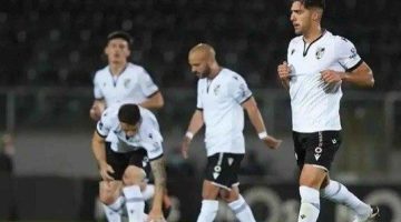 شاهد.. بث مباشر لمباراة فيورنتينا وفيتوريا في دوري المؤتمر الأوروبي