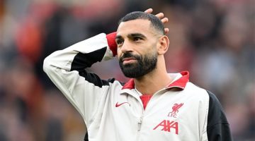 نادي ليفربول يحتفي بحصول محمد صلاح على درع من EA SPORTS FC