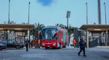 وصول فريق مودرن سبورت ستاد القاهرة استعدادا لمباراة الزمالك بالدوري المصري