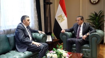 “عبدالغفار” يبحث مع الهيئة المصرية للشراء الموحد مستجدات إنشاء مراكز تدريب لتصنيع اللقاحات