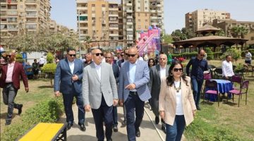 محافظ القاهرة يشارك المواطنين احتفالهم بشم النسيم