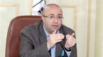 محافظ بني سويف يناقش تقارير المتابعات الميدانية في ملفات الصحة والنظافة