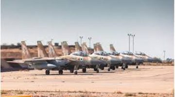 سلاح الجو بدأ هجوما على موانئ الحوثيين في اليمن