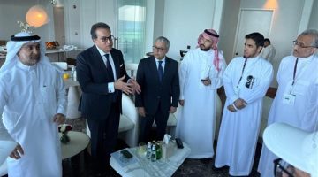 وزير الصحة يلقي محاضرة بعنوان “الثورات الصناعية والرعاية الصحية”
