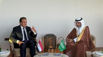 وزير الصحة يبحث مع نظيره السعودي مستجدات التعاون الممتدة بين البلدين