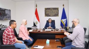 محافظ دمياط يتابع الموقف الخاص بالمشروعات.. ويوجه بسرعة التنفيذ بالشارع الحربي