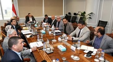 وزير الإسكان يتابع موقف تنفيذ المرحلة الثانية لمحطة تنقية مياه الشرب بمدينة 6 أكتوبر