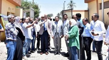 محافظ الأقصر يجرى جولة بقرى الزينية ويعلن افتتاح محطة صرف العشى 30 يونيو