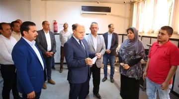 محافظ كفرالشيخ يتفقد المركز التكنولوجي لخدمة المواطنين ببلطيم
