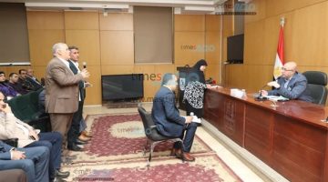 محافظ بني سويف يوجه بحل شكاوى المواطنين خلال اللقاء المفتوح
