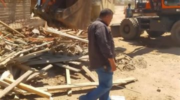 إزالة حالة تعدى على أرض إصلاح زراعي بمركز أرمنت في الأقصر