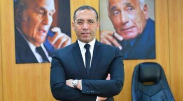 جوجل وفيسبوك يلتهمان نصيب الصحف المصرية من كعكة الإعلانات