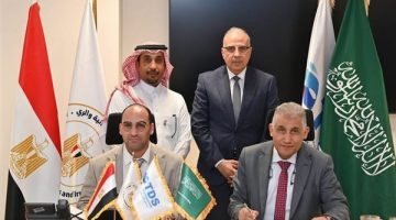 وزير الري يبحث توفير تقنيات حديثة في مجال إدارة وتوزيع المياه في مصر