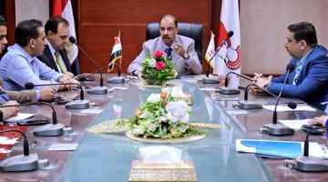 محافظ سوهاج يبحث تطبيق الهوية البصرية على الكوبري الجديد بالكورنيش الغربي وتحويله إلى ممشى سياحي