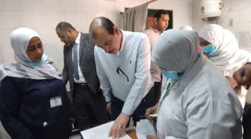 إستبعاد وخصم ومجازاة..قررات عاجلة من نائب وزير الصحة خلال تفقده عدد من المنشآت الطبية بأسوان