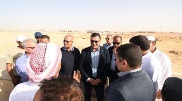وزير الإسكان يتفقد سير العمل بالتجمع العمراني غرب الضبعة بالساحل الشمالي الغربي