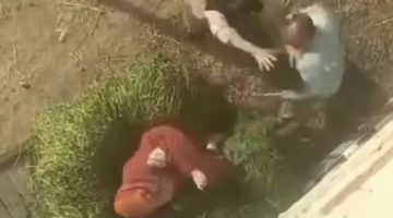 استغل غياب زوجها.. عامل يعتدي بالضرب على جارته أمام أطفالها (تفاصيل)