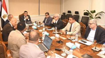 وزير الإسكان يتابع منظومة مياه الشرب بمدن شرق وغرب القاهرة استعدادا لفصل الصيف