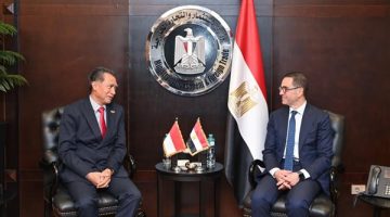 وزير الاستثمار يلتقي سفير إندونيسيا لبحث سبل تعزيز العلاقات الاقتصادية بين البلدين