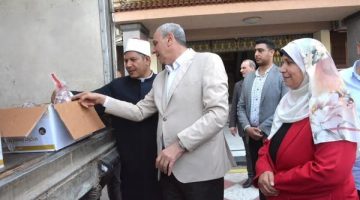 محافظ الغربية يشهد توزيع دفعة جديدة من لحوم صكوك الإطعام بوزن 2 طن