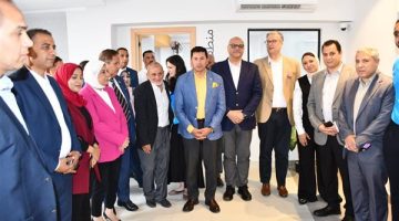 وزير الرياضة ومحافظ القليوبية يفتتحان معمل الابتكار بمركز شباب المنشية