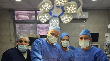 فريق طبي تنجح في إجراء أول جراحة معقدة بمفصل الحوض بمستشفى بركة السبع