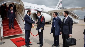 الرئيس السوري يصل مطار شارل دي جول بباريس في أول زيارة رسمية لأوروبا