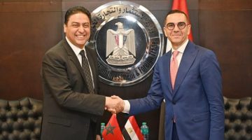 وزير الاستثمار يبحث مع نظيره المغربي سبل تطوير الشراكة الاقتصادية بين البلدين