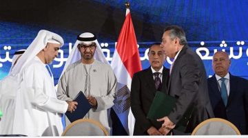 مدبولي يشهد توقيع اتفاقية لتطوير منطقة كيزاد شرق بورسعيد بين قناة السويس و”موانئ أبوظبي”