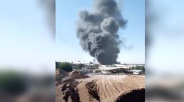 لحظة اندلاع حريق ضخم في مدينة مشهد الإيرانية (فيديو)