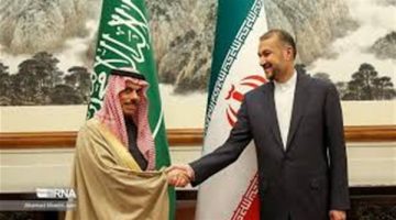 وزيرا خارجية السعودية وإيران يستعرضان سبل دعم العلاقات والتطورات الإقليمية