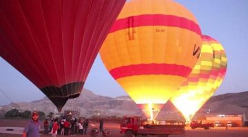 الرياح توقف البالون الطائر في الأقصر.. قرار هام لحماية السياح