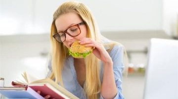 استعدادا للامتحانات.. أكلات ونصائح غذائية هامة تساعد أولادك على التركيز