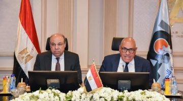 رئيس الهيئة العربية للتصنيع ووزير الطيران يشهدان توقيع بروتوكول تعاون مشترك