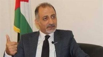 مندوب فلسطين الدائم بالجامعة العربية إسرائيل تضلل العالم بخطة توزيع مساعدات كاذبة