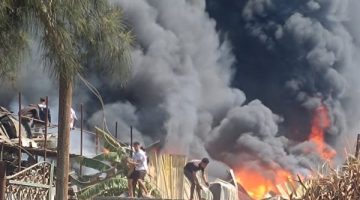 الدقهلية تشهد حريقًا هائلًا بشونة سيارات وإصابة شخص باختناق