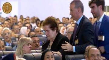 الرئيس السيسي يمنح نادية سليم ضو نوط الامتياز من الطبقة الثانية