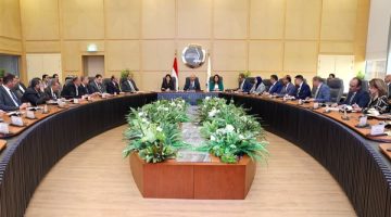 وزير الصناعة يتابع الموقف التنفيذي لمشروعات التنمية الصناعية بصعيد مصر