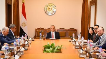 وزير الخارجية والهجرة يستقبل وفد من مجموعة “ايه بى موللر