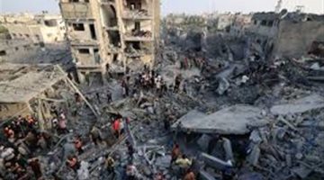 سقوط شهداء في قصف الاحتلال لمبنى التموين تابع لـ”الأونروا” شمال قطاع غزة (فيديو)