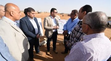 وزير الإسكان يختتم جولته اليوم بتفقد مشروعات تنفيذ شبكات المرافق بمدينة الشروق